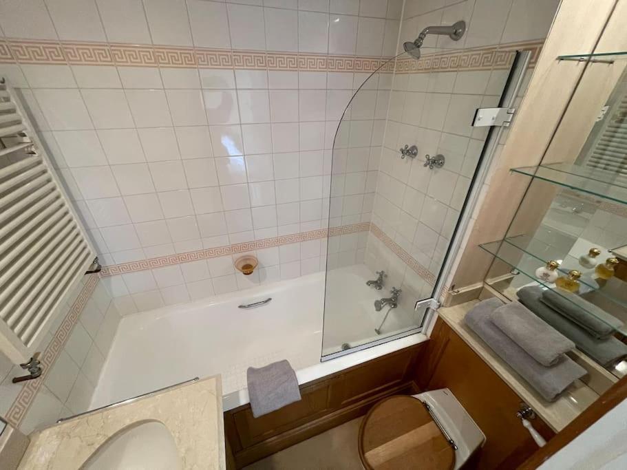 Circus Mews Townhouse:2 Beds:2 En-Suite Baths:Parking:City Centre:Quiet Area Buitenkant foto