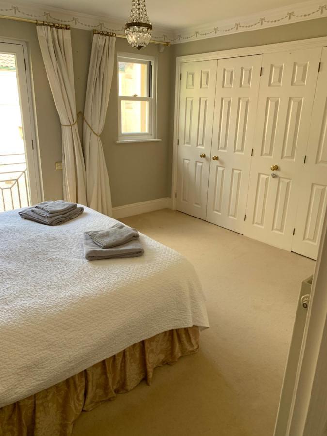 Circus Mews Townhouse:2 Beds:2 En-Suite Baths:Parking:City Centre:Quiet Area Buitenkant foto
