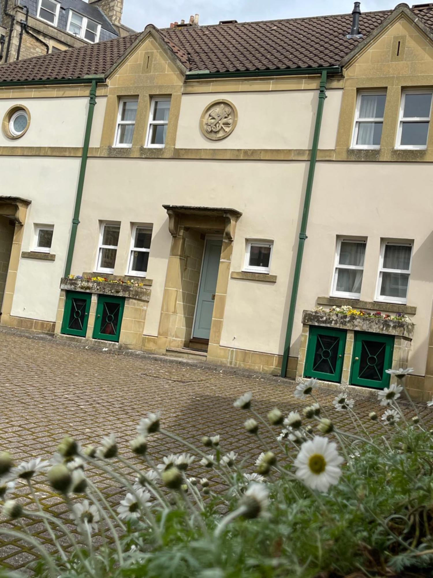 Circus Mews Townhouse:2 Beds:2 En-Suite Baths:Parking:City Centre:Quiet Area Buitenkant foto